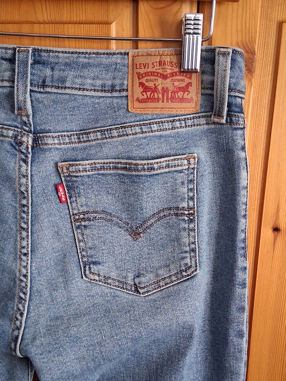 Levi's Superlow Boot Cut Stretch Low Rise Denim Jeans Size 28 - Picture 5 of 7